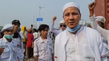 Habib Novel Alaydrus Solo ikut menjemput Habib Rizieq Shihab di Bandara Soetta
