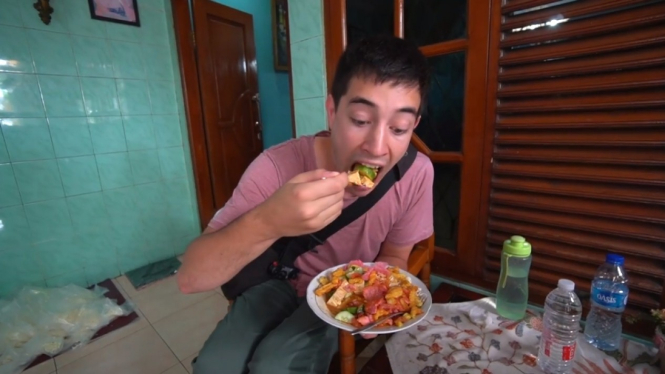 Food blogger Kanada Luke Martin.