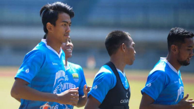 Bek Persib Bandung, Kakang Rudianto.