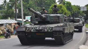 VIVA Militer: Konvoi tank perang Kostrad TNI di Martapura, Sumsel. (Foto ilustrasi).