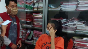 Shafira Sada Fira pelaku kasus penganiayaan atas pelakor.