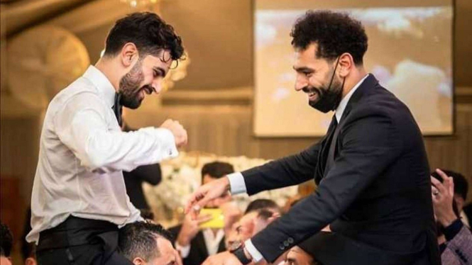 Mohamed Salah saat hadiri pernikahan saudaranya