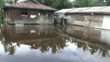 Sungai meluap di Jambi