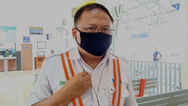Manajer Humas PT KAI Daop 8 Surabaya, Suprapto.