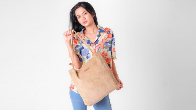 Ilustrasi tote bag/tas wanita