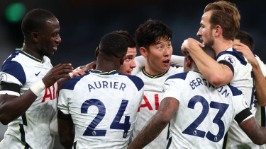 Tottenham Hotspur merayakan gol