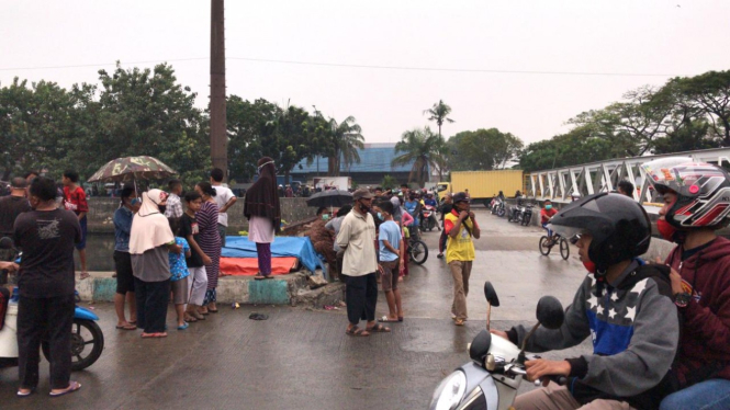 Geger temuan mayat bayi dibungkus plastik di Kali Cengkareng