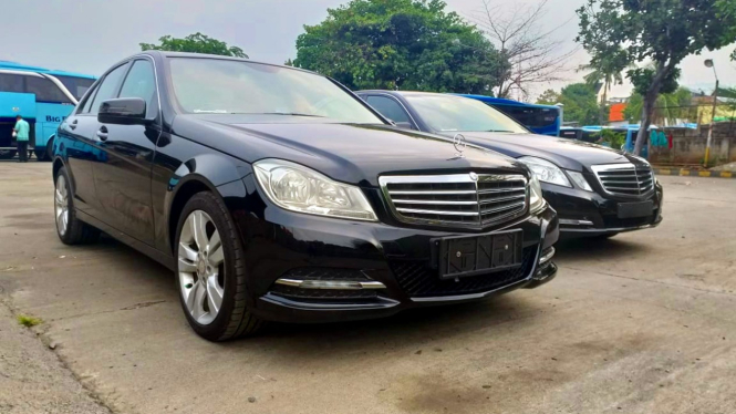 Mercedes-Benz E200 eks Bluebird