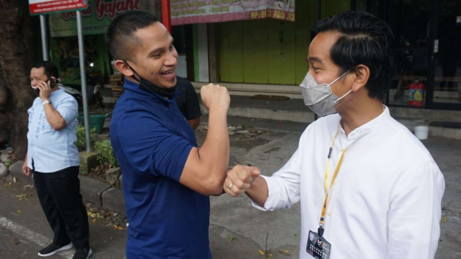 Putra Amien Rais, Ahmad Mumtaz Rais, bertemu dengan putra Presiden Joko Widodo yang kini menjadi calon wali kota Solo, Gibran Rakabuming Raka, pada Jumat, 27 November 2020.