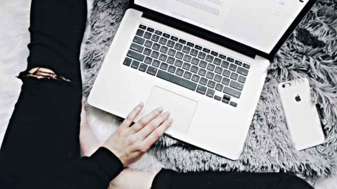 China Cetak Miliarder Lagi dari Jagat Teknologi, Hartanya Capai Rp22 Triliun!. (FOTO: Unsplash/Mikayla Mallek)
