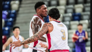 Pemain Timnas Basket Indonesia, Lester Prosper dan Brenda Jawato. 