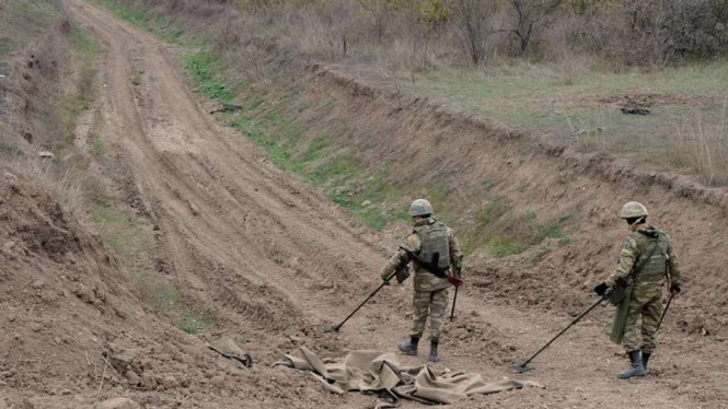 VIVA Militer: Tentara Azerbaijan menyisir ranjau