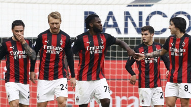 AC Milan merayakan gol ke gawang Fiorentina