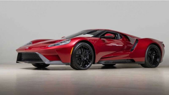 Mobil Ford GT bekas miliki desainer Ford.