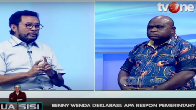 Yorrys Raweyai dan Natalius Pigai dalam acara Dua Sisi tvOne