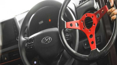 Ilustrasi mengganti setir dengan produk aftermarket