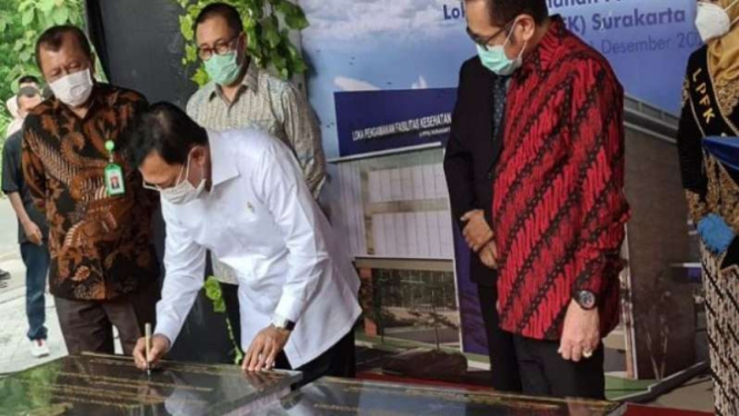 Menkes Terawan saat kunjungan kerja di Solo, Jumat, 11 Desember 2020.