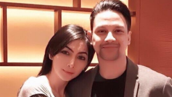 Lucky Perdana dan Veronica.
