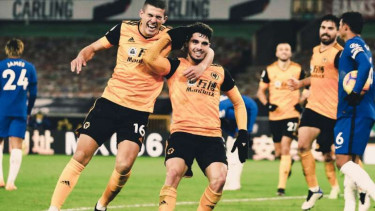 Pemain Wolverhampton Wanderers, Pedro Neto rayakan gol ke gawang Chelsea.
