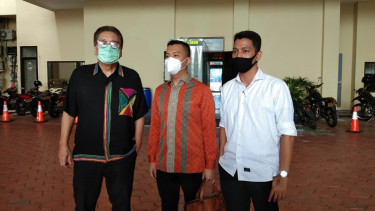 Dalton dan pengacaranya
