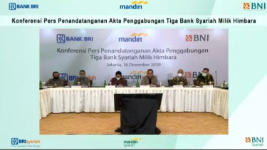 Konferensi pers penandatanganan akta penggabungan bank syariah milik Himbara
