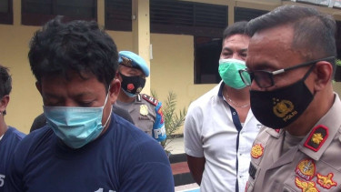 Pelaku HS saat ditangkap Kepolisian.