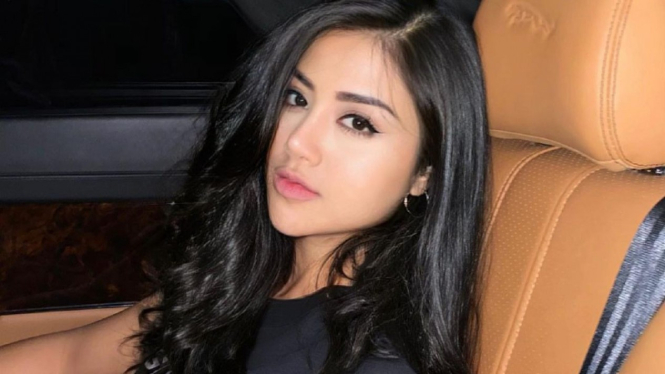Tania Ayu.