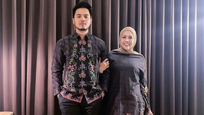 Elly Sugigi dan Aher