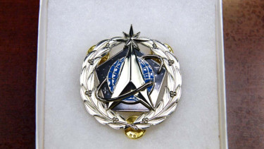 Lencana Angkatan Luar Angkasa AS (US Space Force).
