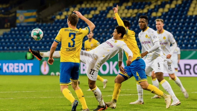 Pertandingan Braunschweig vs Borussia Dortmund di DFB Pokal