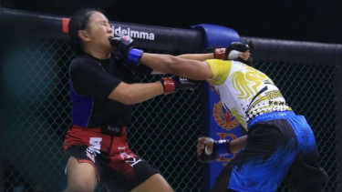Duel Gabriella Lonteng kontra Efi Dian