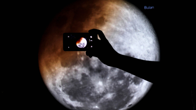 Ilustrasi jaringan 4G di Bulan.