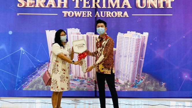 Serah terima kunci Transpark Cibubur.