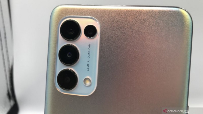 Oppo Reno5.