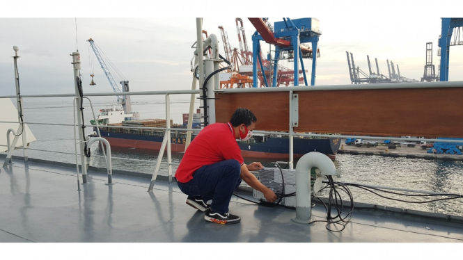 BTS Merah Putih milik Telkomsel di KRI Semarang.
