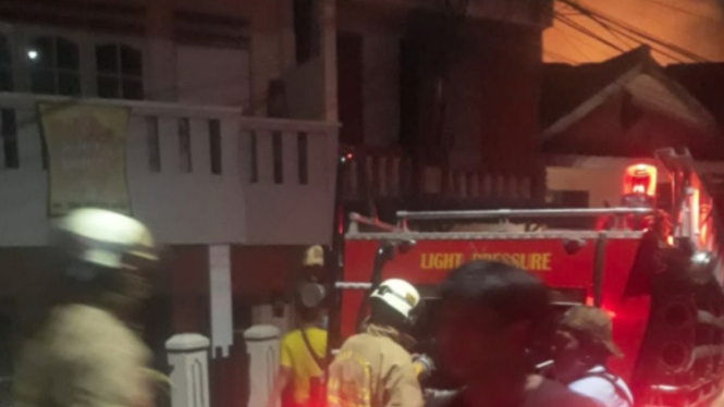 Suasana pemadaman kebakaran di Bidara Cina, Jatinegara, Jakarta Timur