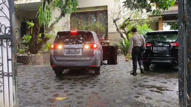 KPK menggeledah rumah orang tua politikus PDIP Ihsan Yunus