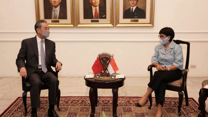 Menlu RI Retno Marsudi bertemu Menlu China Wang Yi di Jakarta.