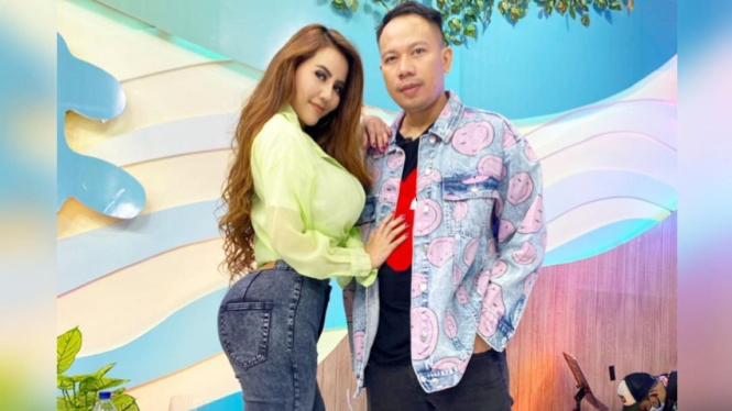 Nita Thalia dan Vicky Prasetyo
