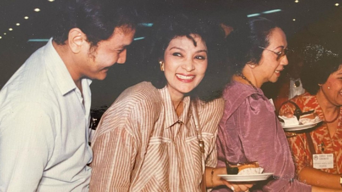 Artis senior, Farida Pasha.