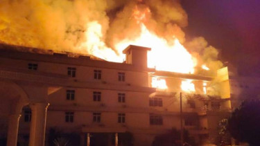 Kebakaran hotel bintang 4 di Jambi
