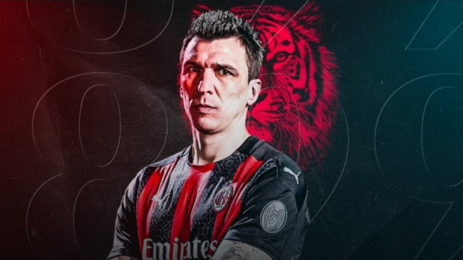 Striker anyar AC Milan, Mario Mandzukic. 