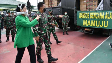 VIVA Militer: Kasad, Jenderal TNI Andika Perkasa, meninjau pengiriman bantuan