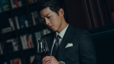 Song Joong Ki.