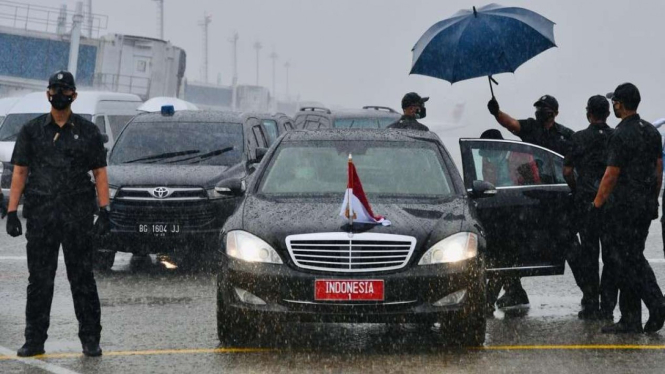 Presiden Jokowi Mendarat di Bandara Sultan Mahmud Badaruddin II Palembang