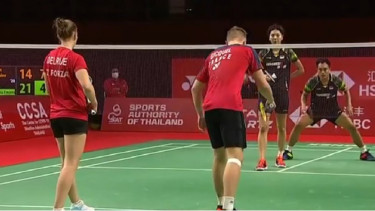 Aksi Hafiz Faizal/Gloria Emanuelle Widjaja di BWF World Tour Finals 2020.