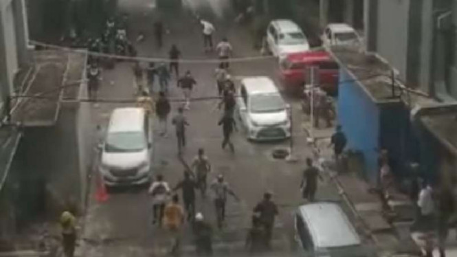 Ribut antara 2 ormas di Cengkareng.