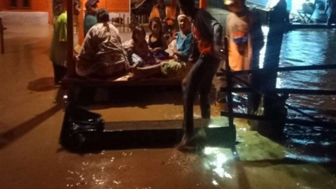 Banjir disertai lumpur menerjang Kawasan Ekonomi Khusus Mandalika