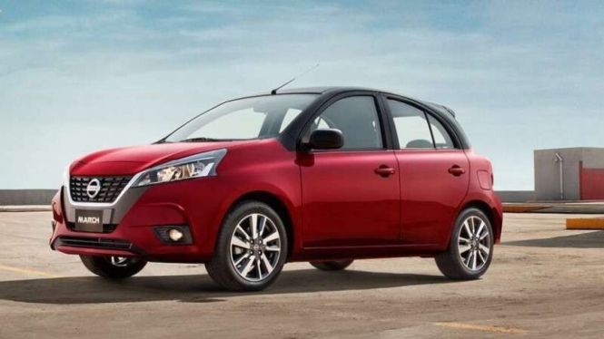 Nissan March kini mengusung grille V-Motion terbaru.