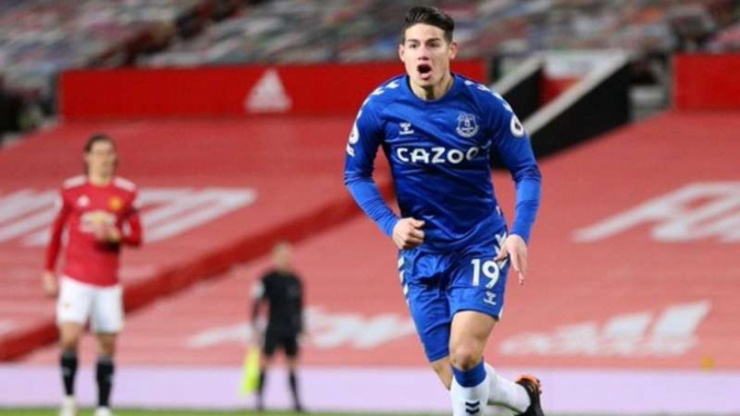 Pemain Everton, James Rodriguez rayakan gol.